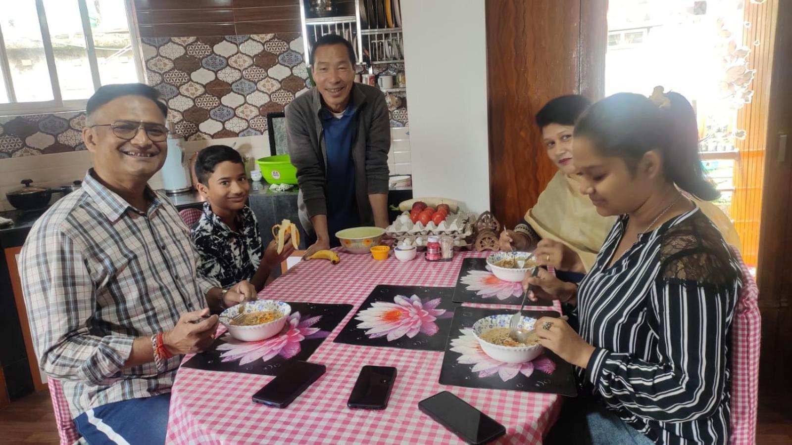 דרג'ילינג Lotus Homestay מראה חיצוני תמונה